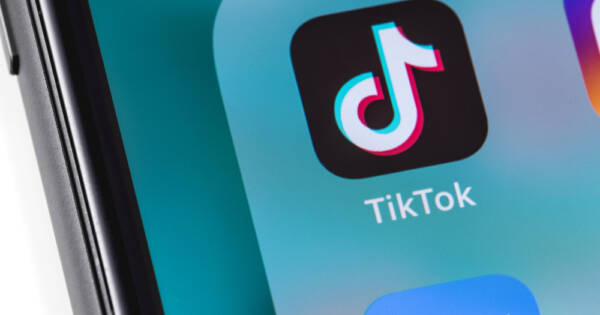 American Airlines Now Offers TikTok for Free Inflight Entertainment